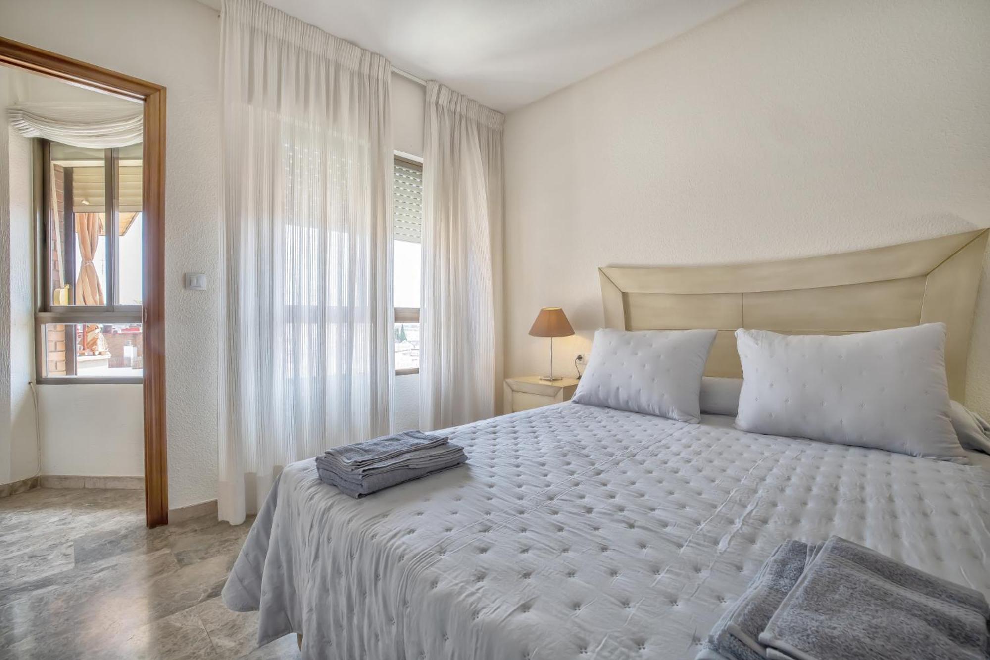 R & T Cordoba Center Apartamentos - Parking Extérieur photo