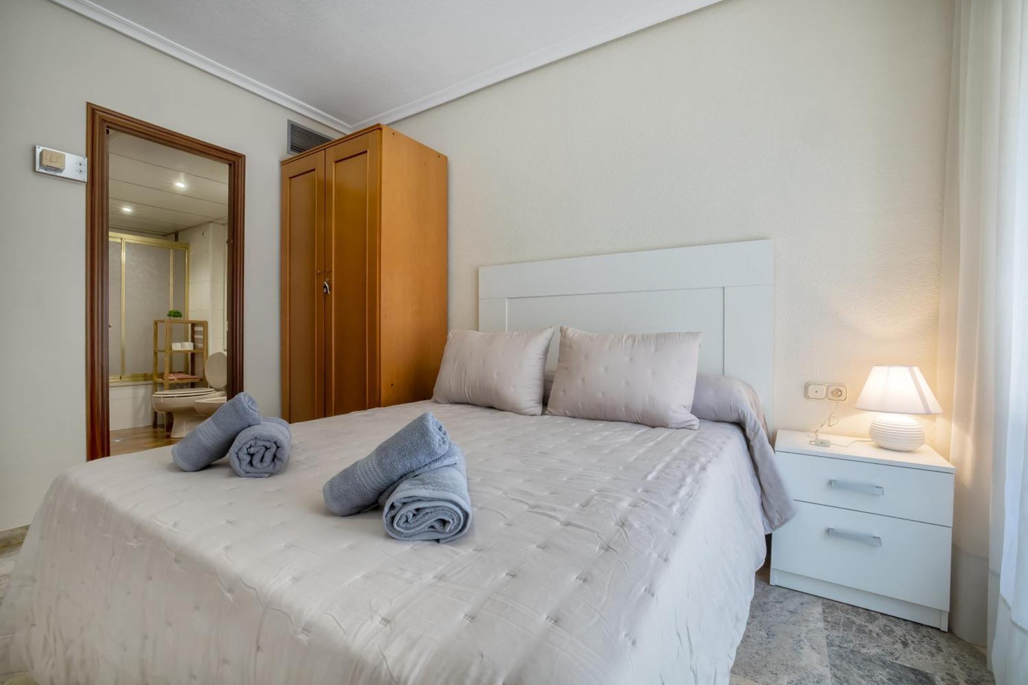 R & T Cordoba Center Apartamentos - Parking Extérieur photo