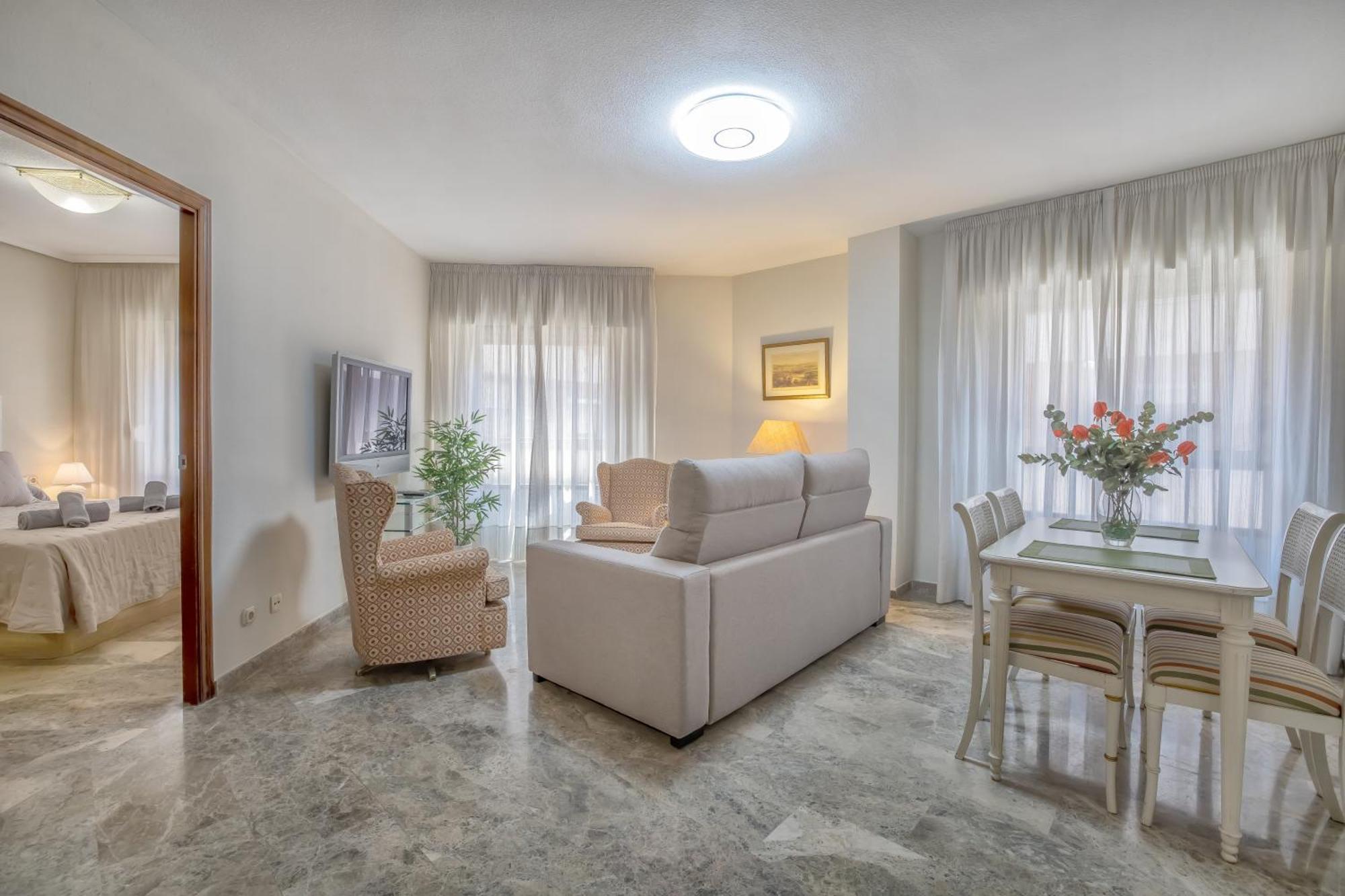 R & T Cordoba Center Apartamentos - Parking Extérieur photo